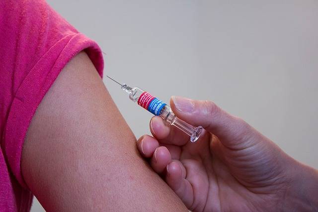 Free photo: Vaccination, Doctor, Syringe - Free Image on Pixabay - 1215279 (60080)