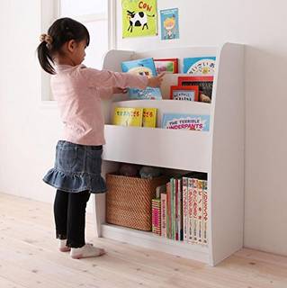 完成品の状態で届くので、組み立ての手間なしの本格派本棚です。