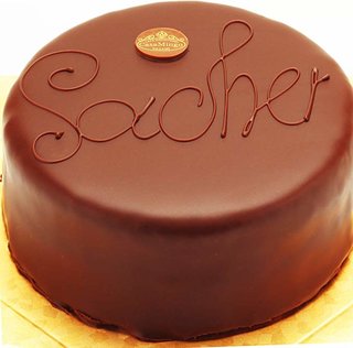 Amazon | 洋菓子店カサミンゴー 最高級洋菓子 ウィーンの銘菓ザッハトルテ 生クリーム付き (誕生日プレート無し, 12cm) | 洋菓子店カサミンゴー | ケーキ・洋菓子 通販 (170988)