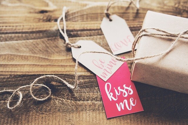 Wooden Table Gift - Free photo on Pixabay (6090)
