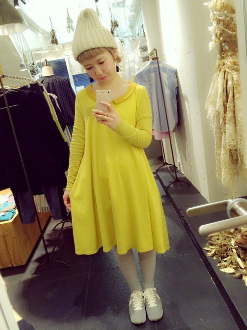 イエローワンピ　まなちゅ