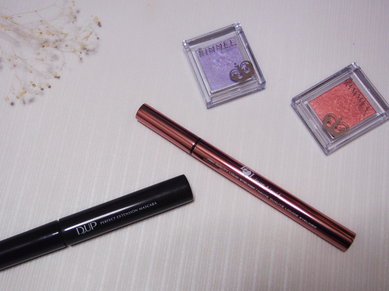 アイメイクを引き立てる愛用アイコスメ