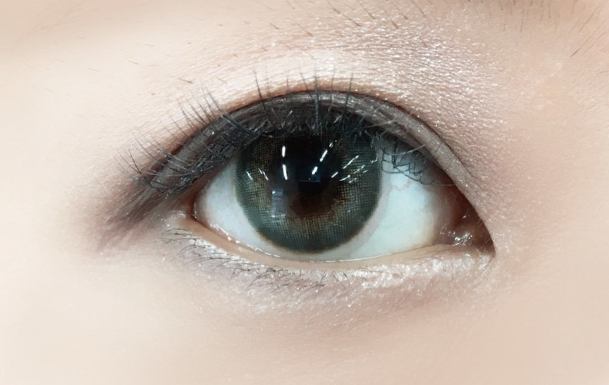 マキアージュアイシャドウ　ドラマティックスタイリングアイズ　スモーキーシャドウ　新色