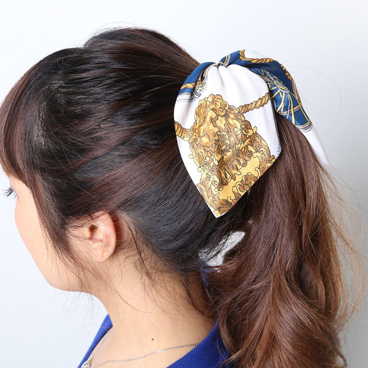 スカーフ　リボン　ポニーテール