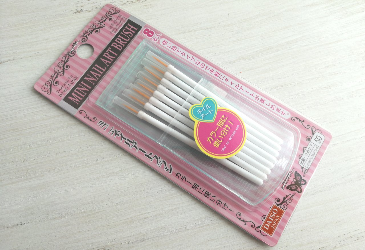 ダイソー　ネイル筆　自撮り画像