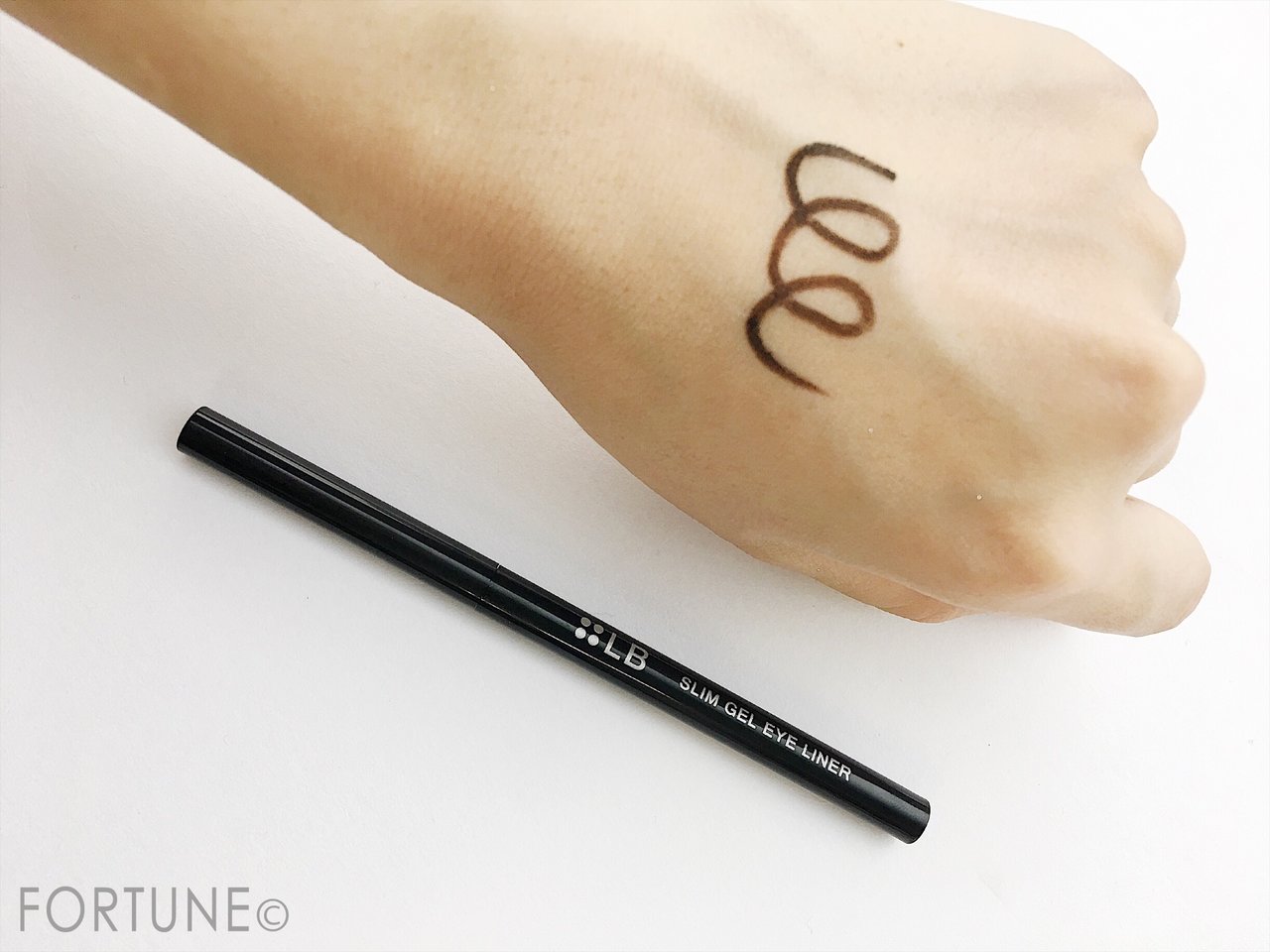 2017秋冬　LBコスメ　スリムジェルアイライナー（ロイヤルブラウン）