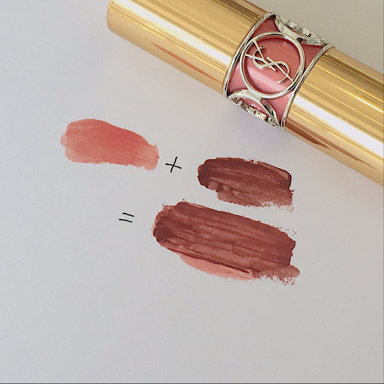 自撮り　ルージュヴォリュプテシャイン　15　婚活リップ