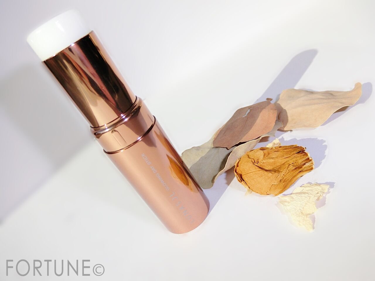 ルナソル LUNASOL 2017冬新作コスメ　グロウイングデイスティック　ハイライト　ツヤ肌　人気