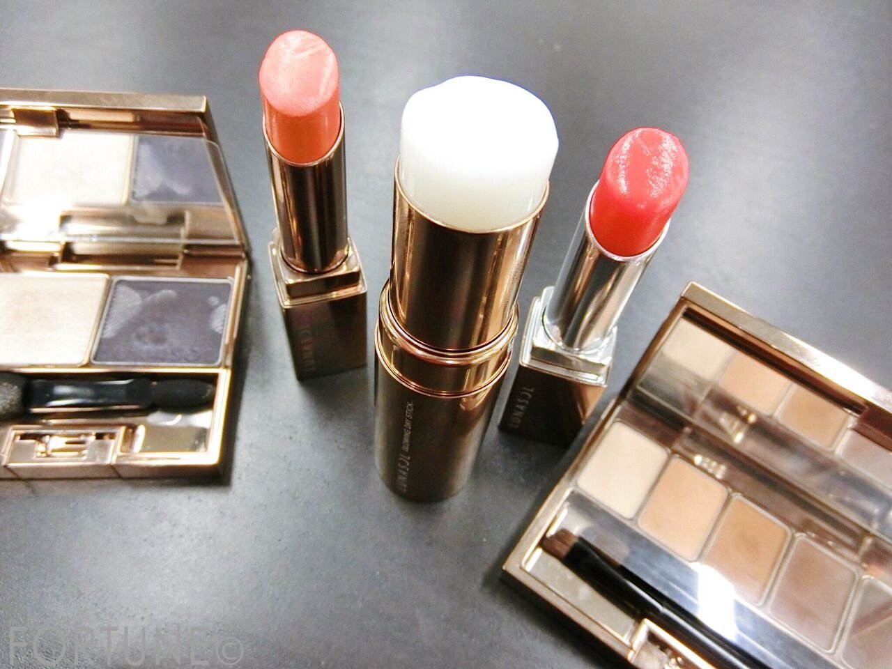 ルナソル LUNASOL 2017冬新作コスメ　グロウイングデイスティック　ハイライト　ツヤ肌　人気