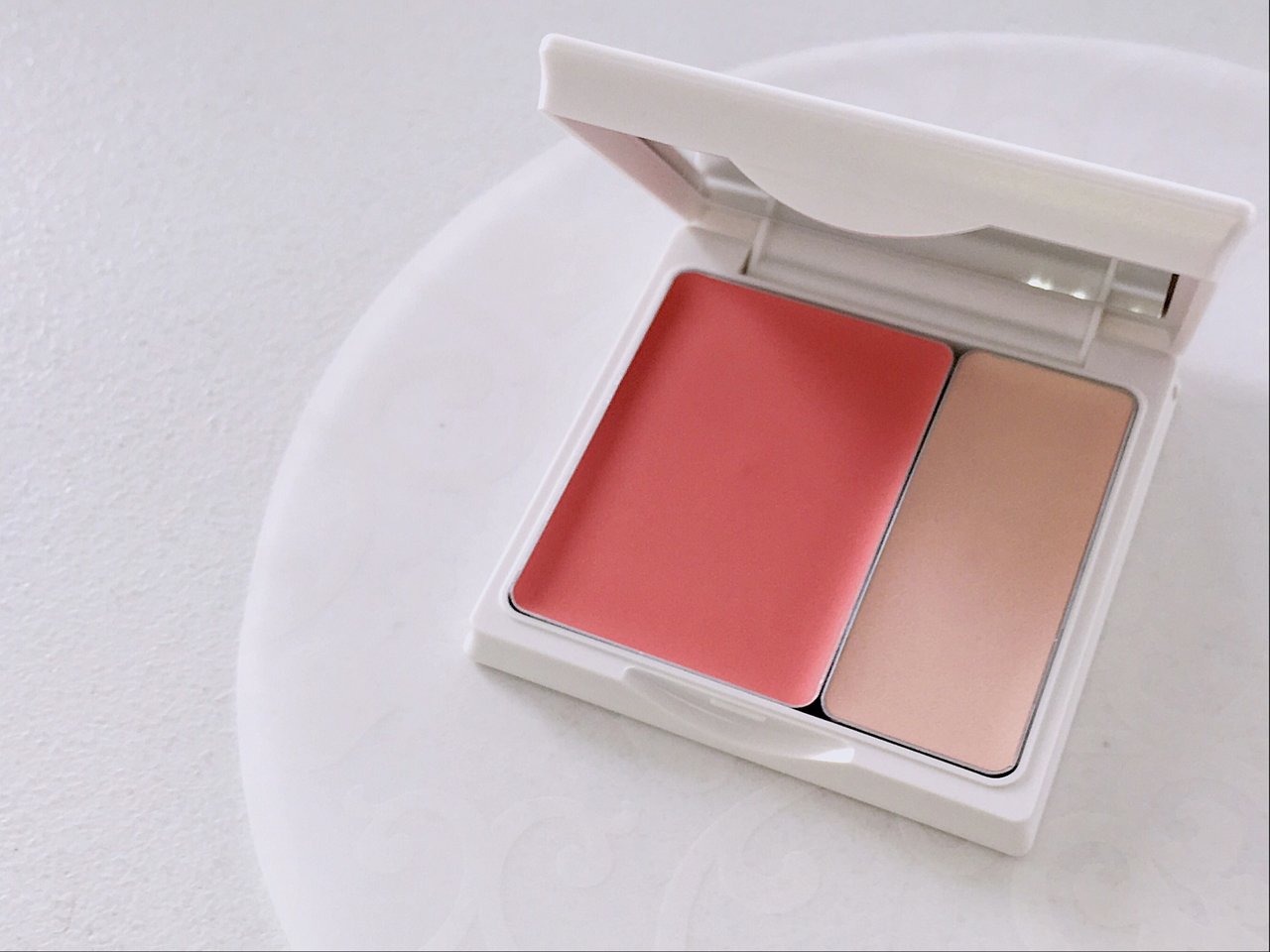 自撮りコスメデコルテ