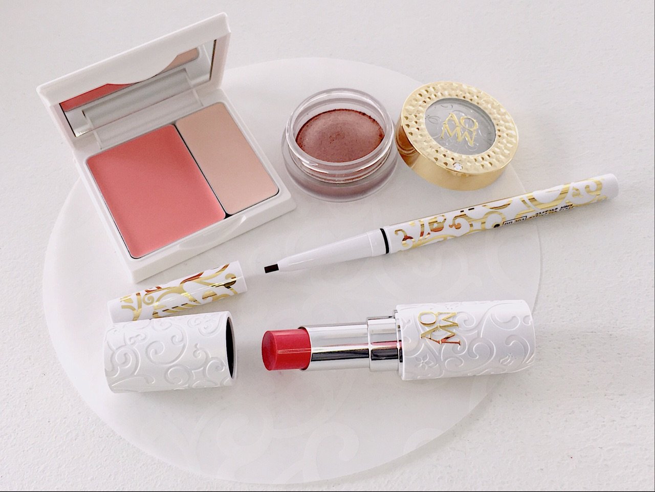 自撮りコスメデコルテ