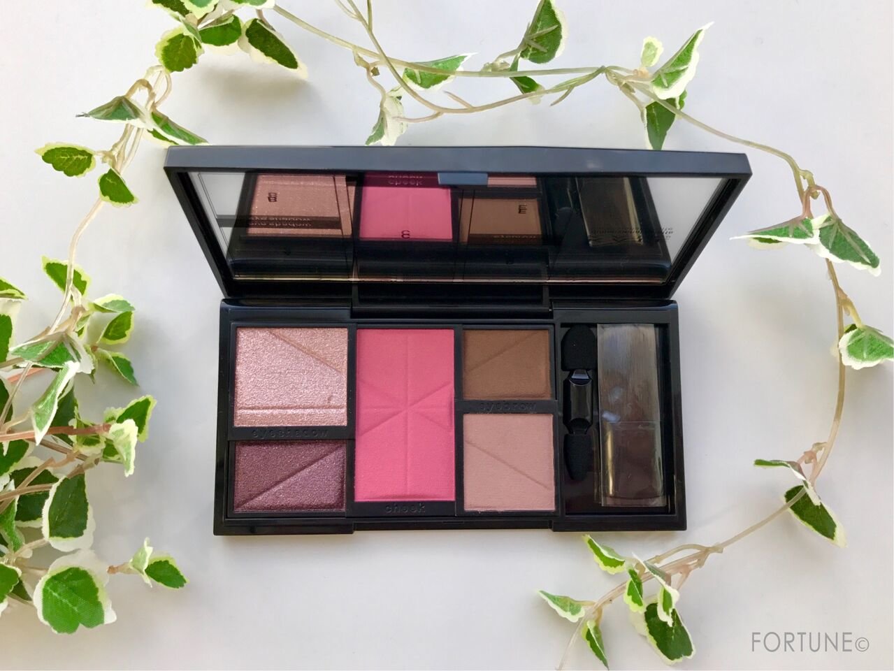 KATE　ケイト 2017冬新作コスメ　2017クリスマスコフレ　アイシャドウパレット