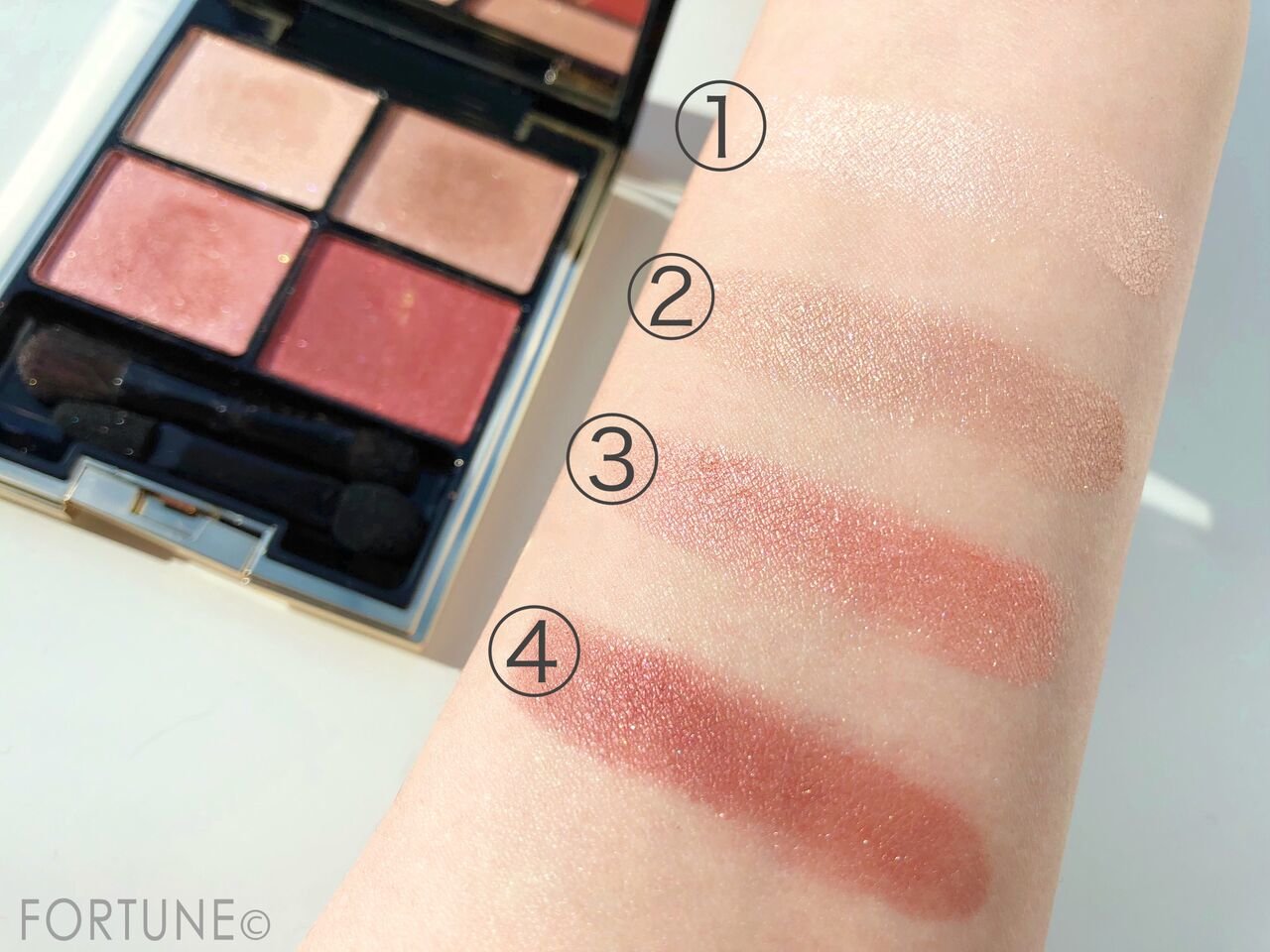 SUQQU　スック　デザイニングカラーアイズ 絢撫子　アイシャドウ