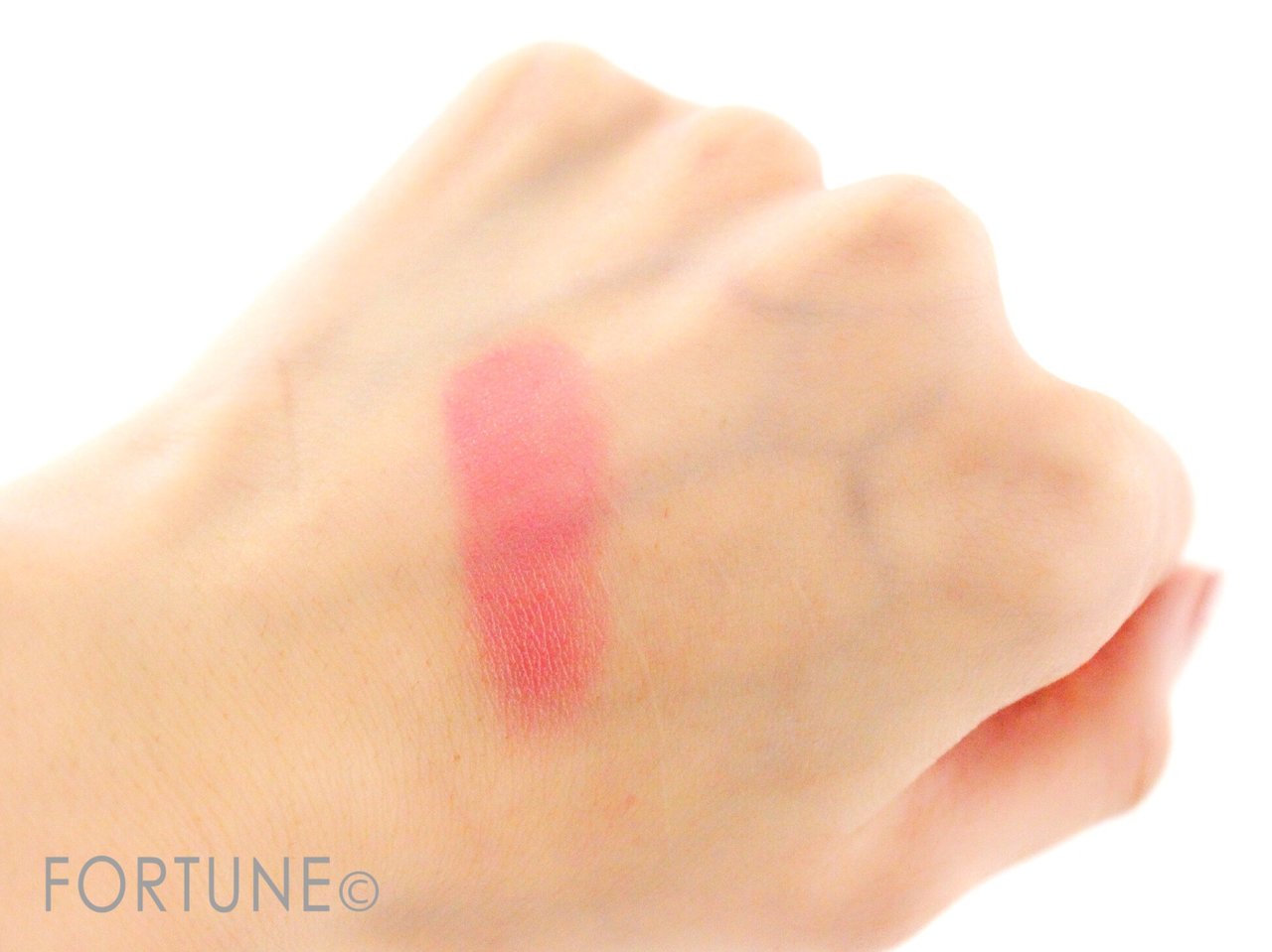 YSL ysl イヴ・サンローラン　リップ　ヴォリュプテティントインバーム　ルージュヴォリュプテシャイン　デパコス　リップ　オススメ