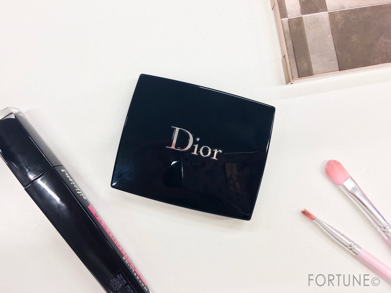 Dior（ディオール）サンク クルール、867 アトラクト