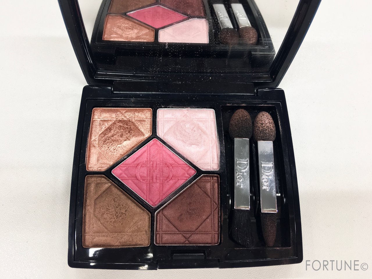 Dior（ディオール）サンク クルール、867 アトラクト