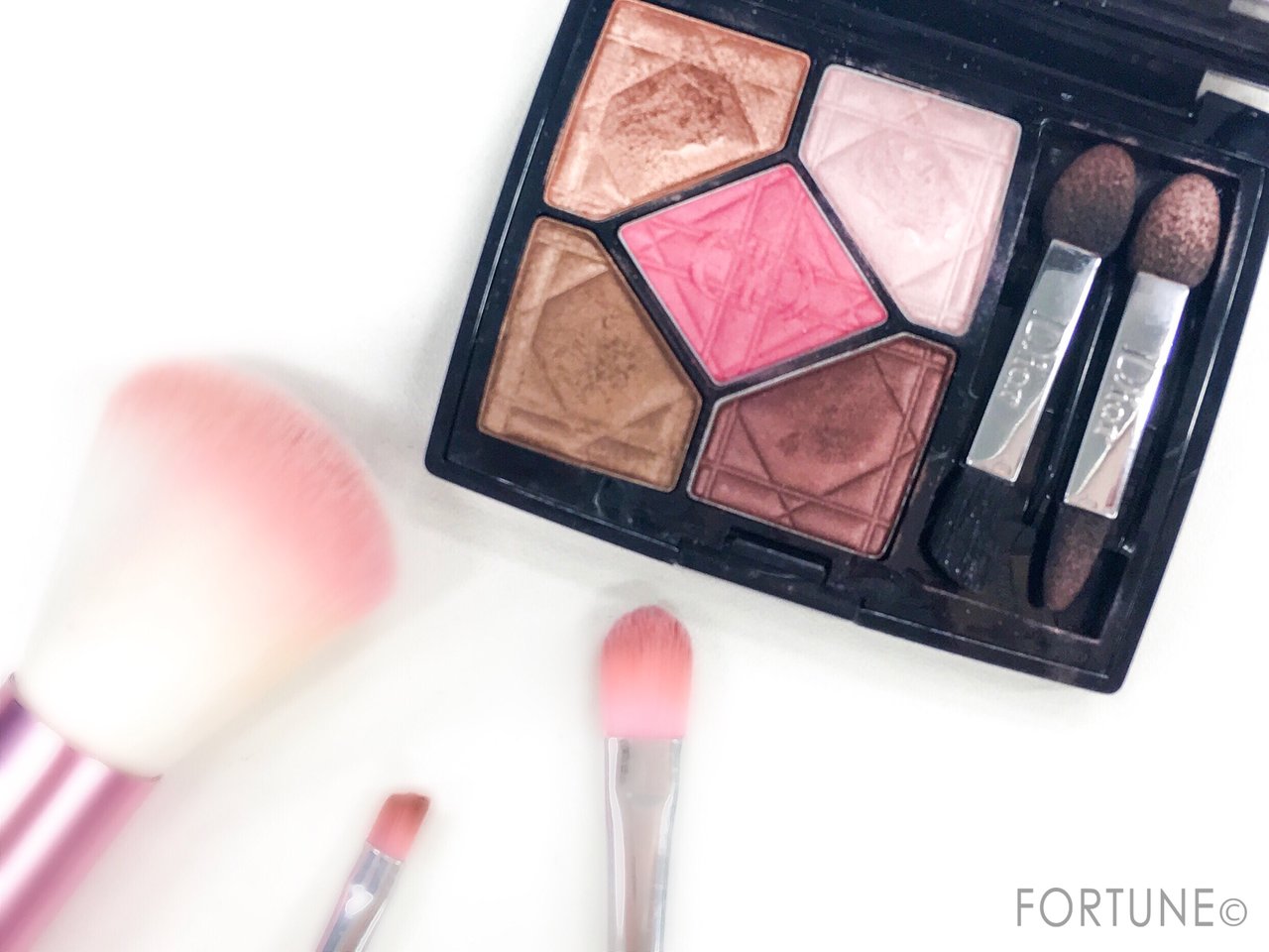 Dior（ディオール）サンク クルール、867 アトラクト