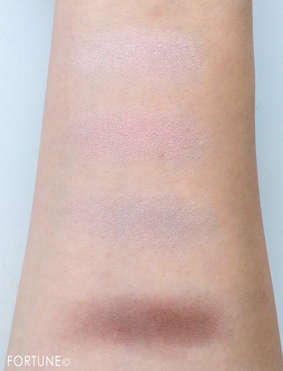 LUNASOL（ルナソル）シャインフォールアイズ 03 Elegant　透明感メイク