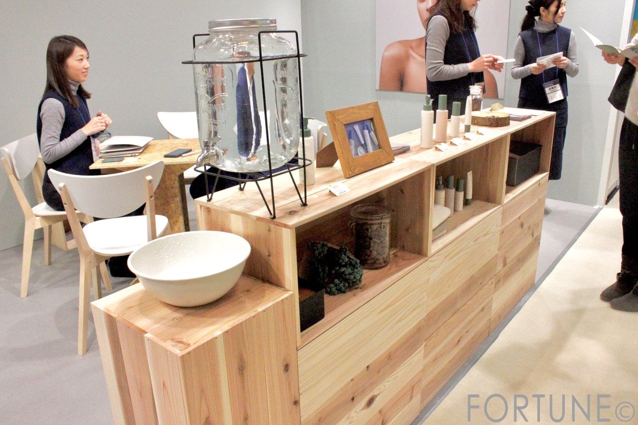 国際　化粧品展　COSME TOKYO 新作　コスメ　最新　2018 (株)アトリカ　チョコレート　YAECO