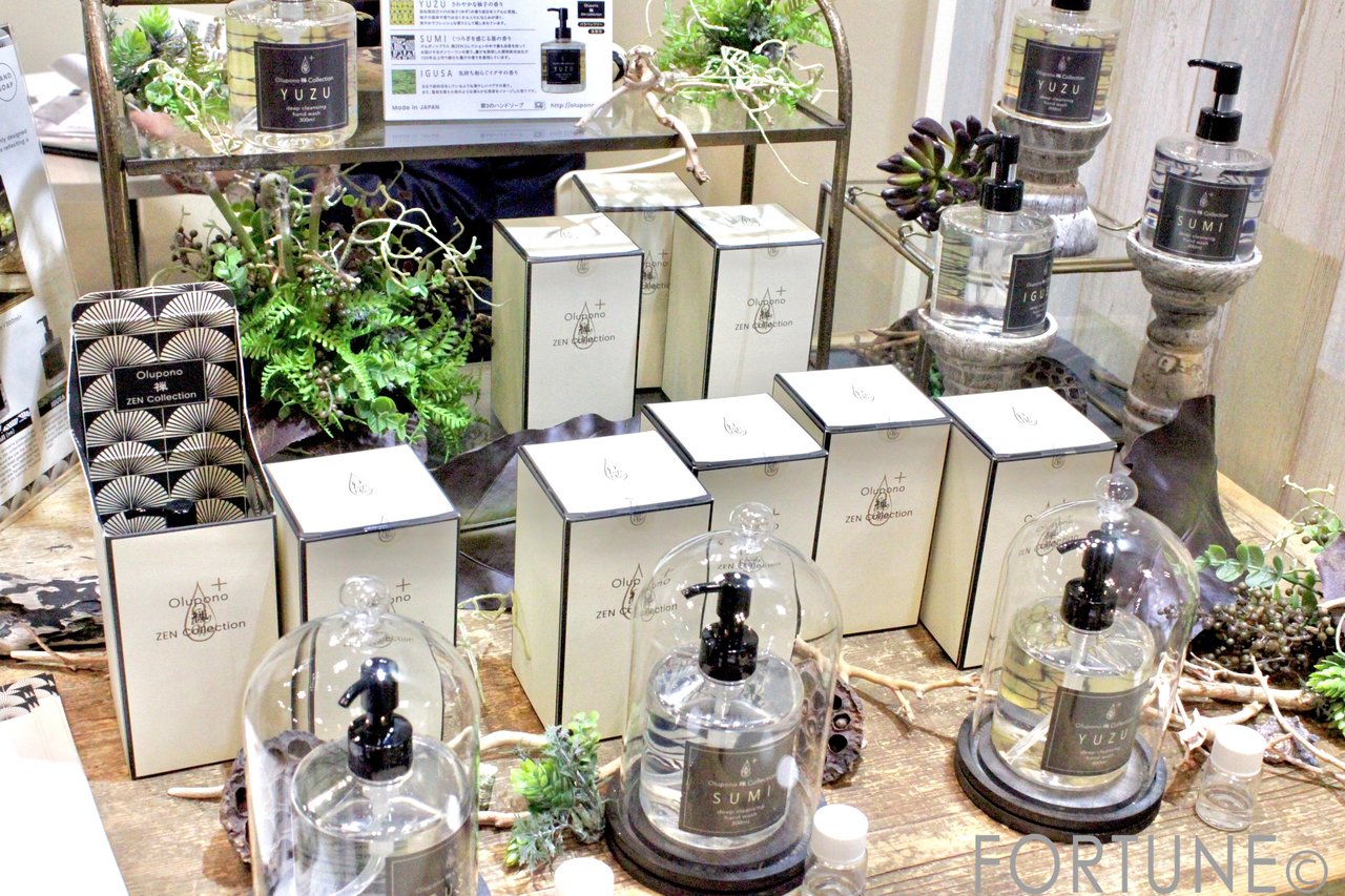 国際　化粧品展　COSME TOKYO 新作　コスメ　最新　2018 （株） ラ・ショエット