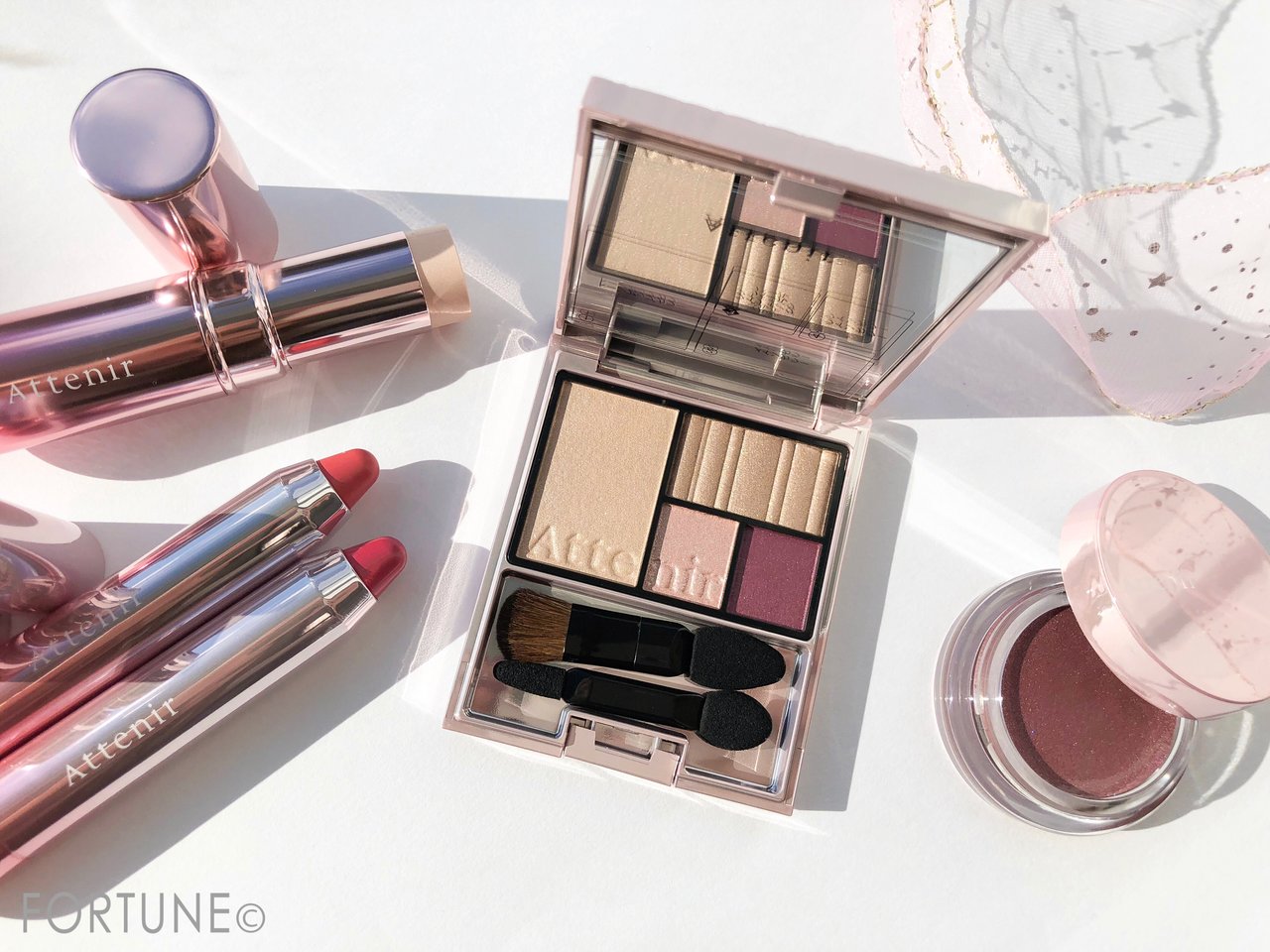 アテニア　Attenir　春コスメ　春メイク　2018年春限定メイク　新作コスメ　アイシャドウ　リップ　ルージュクレヨン　アイカラー　グロウクリエイター