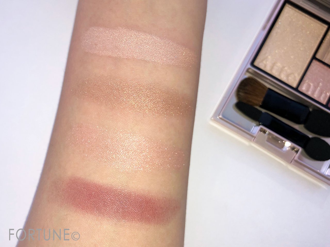 アテニア　Attenir　春コスメ　春メイク　2018年春限定メイク　新作コスメ　アイシャドウ　リップ　ルージュクレヨン　アイカラー　グロウクリエイター