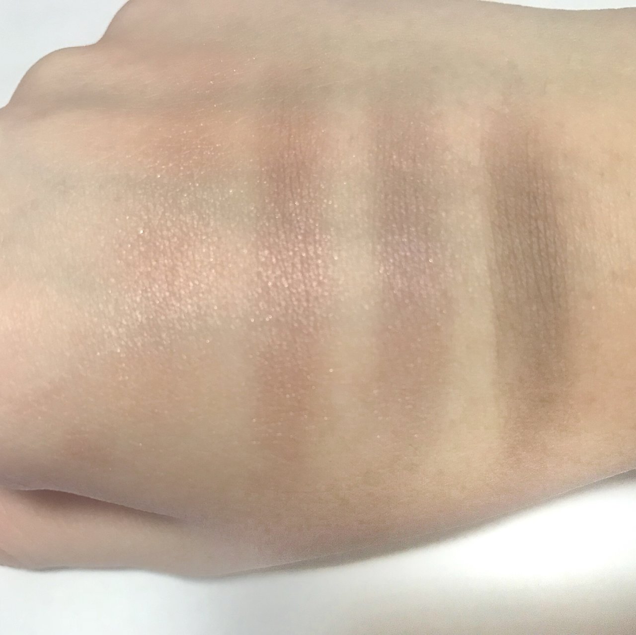 アイシャドウスウォッチ