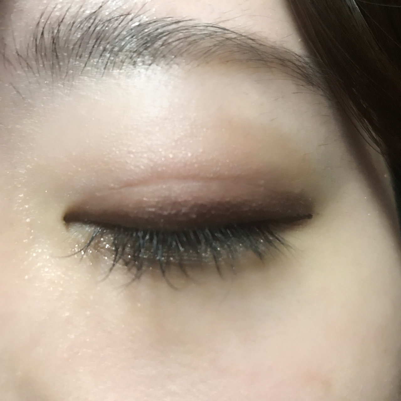 目元薄シャドウ　グラデーション