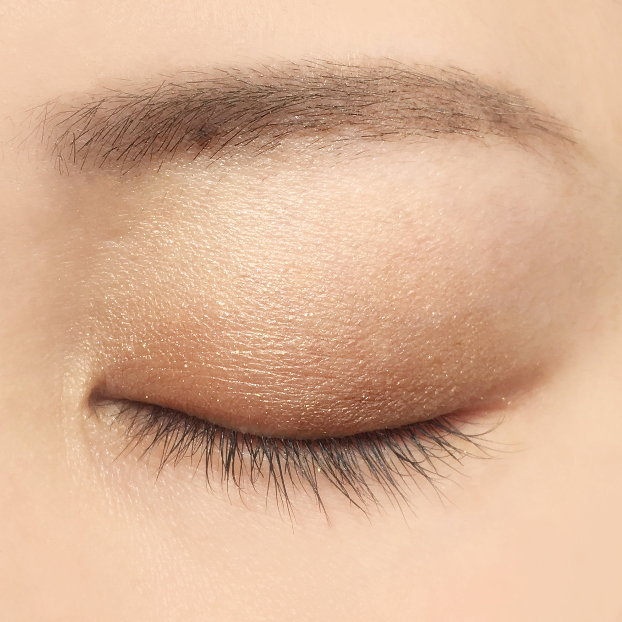 (自撮り)目-2　アイシャドウ　スモーキーラウンドアイズ　KATE　ケイト　新作コスメ