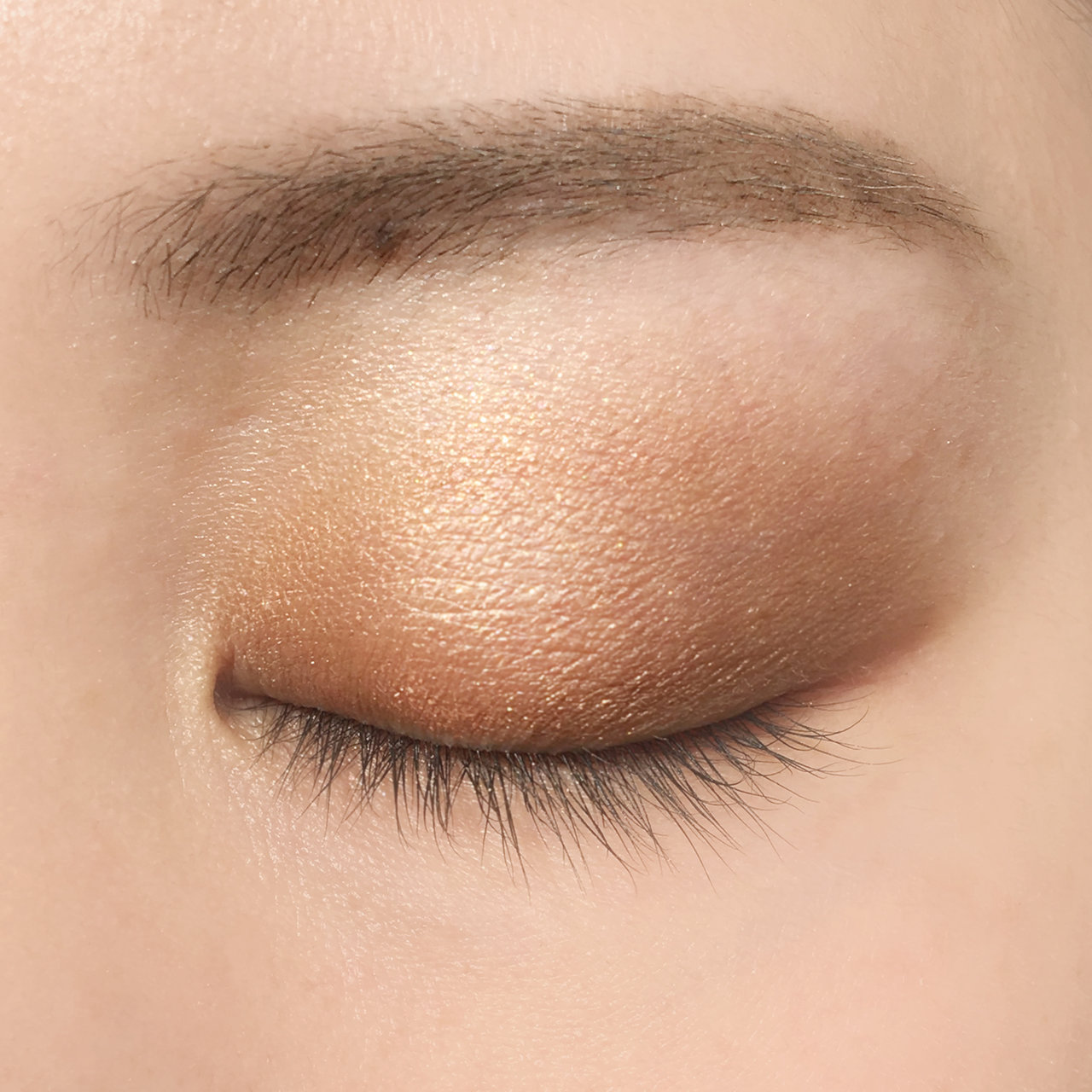 (自撮り)目-3　アイシャドウ　スモーキーラウンドアイズ　KATE　ケイト　新作コスメ