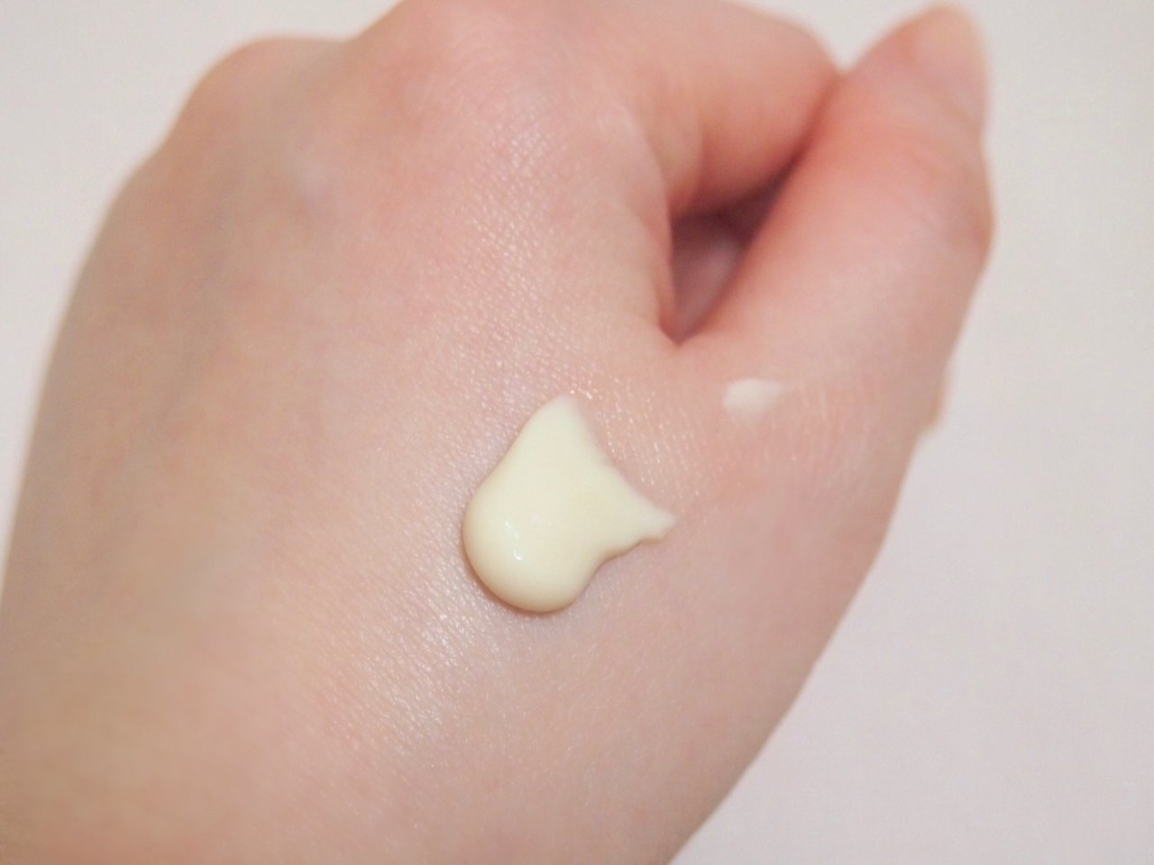 ハンドクリーム「クレームブリュレ」質感