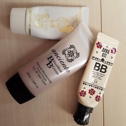 上：キス マットシフォンBBピュアクリーム 中央：アンシャンテ エクセレントBBクリーム 下：アナスイ プロテクティブBBクリーム01