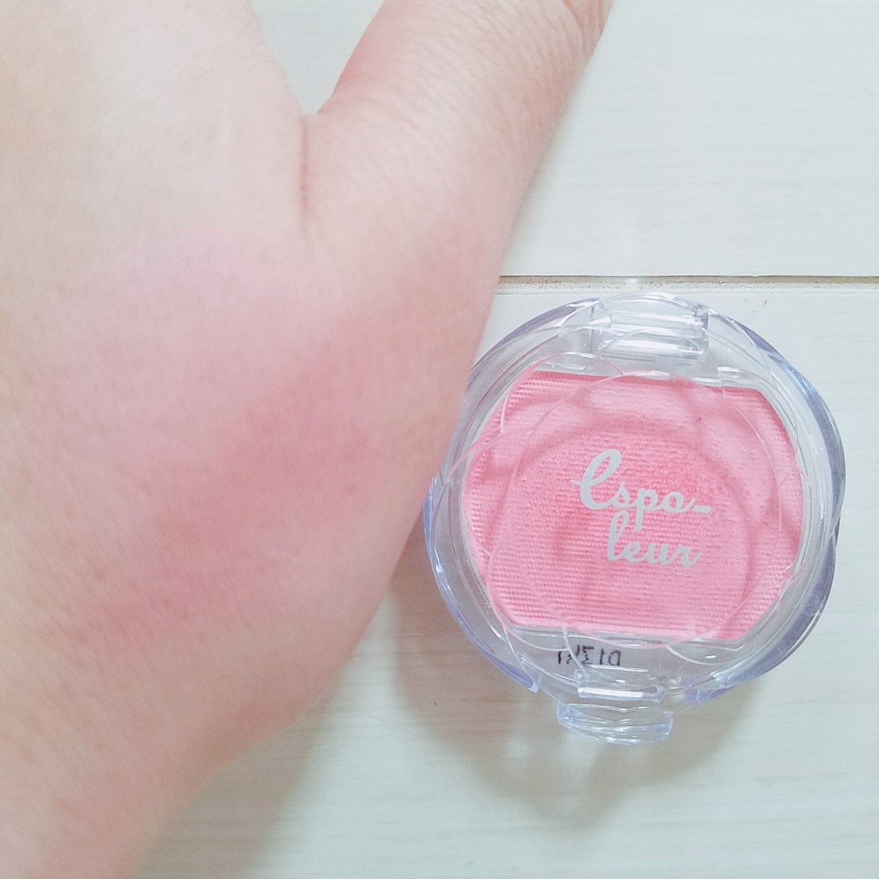 パウダーチーク：ピンク