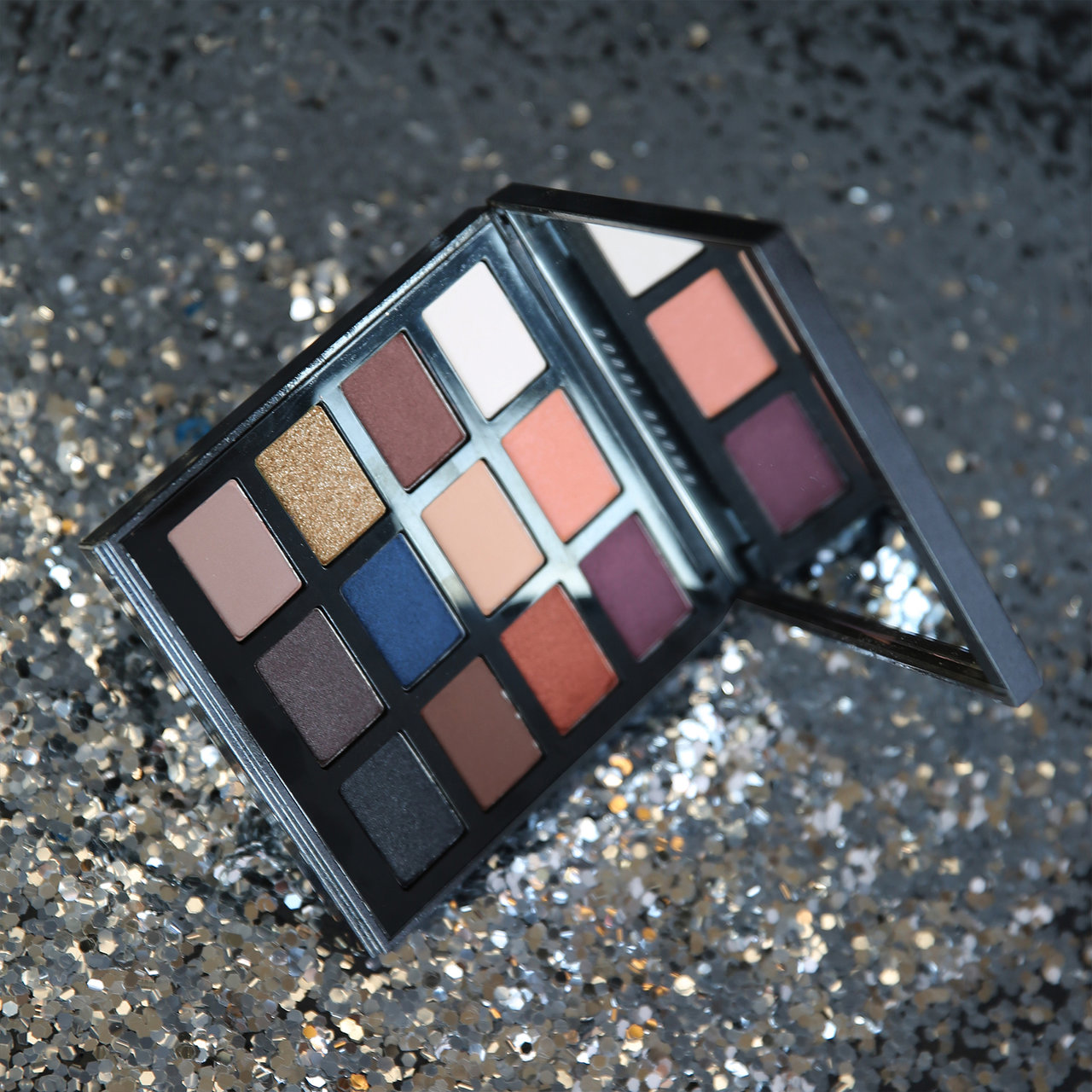 ボビイ ブラウン　2018秋新作　ナイトドラマ アイパレット