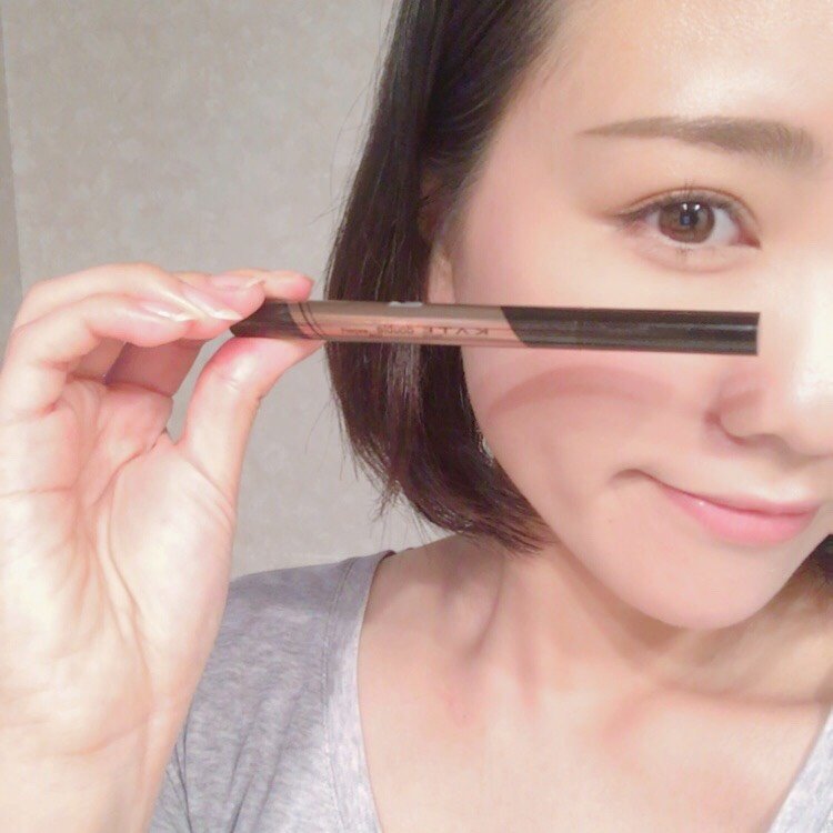 二重ライン強調アイテム　涙袋メイク　自撮り