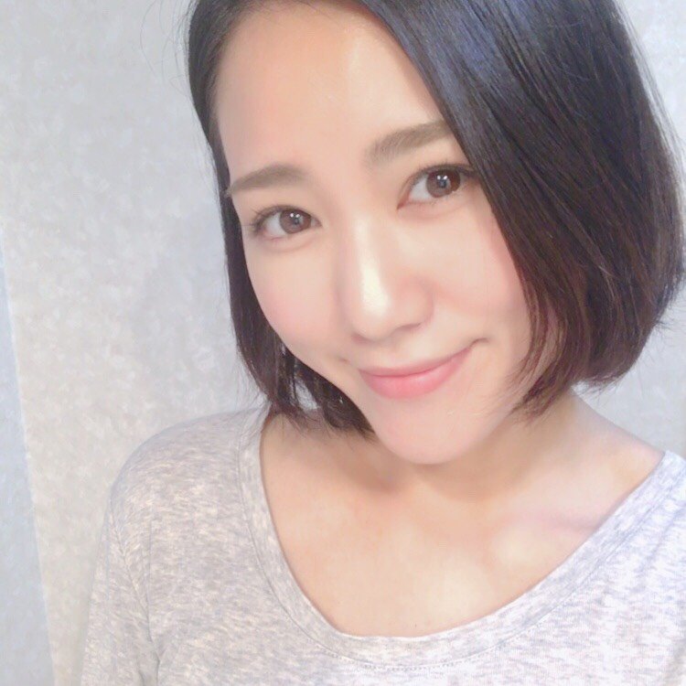 涙袋メイク　自撮り