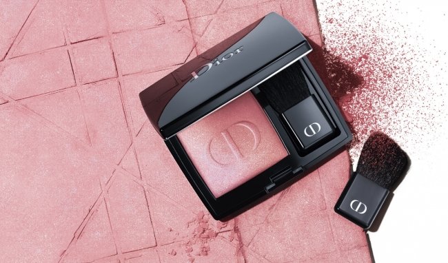 ディオールスキン　ビューティー　2018秋　新作コスメ　ルージュブラッシュ 601 ホログラム　ラメ　偏光パール