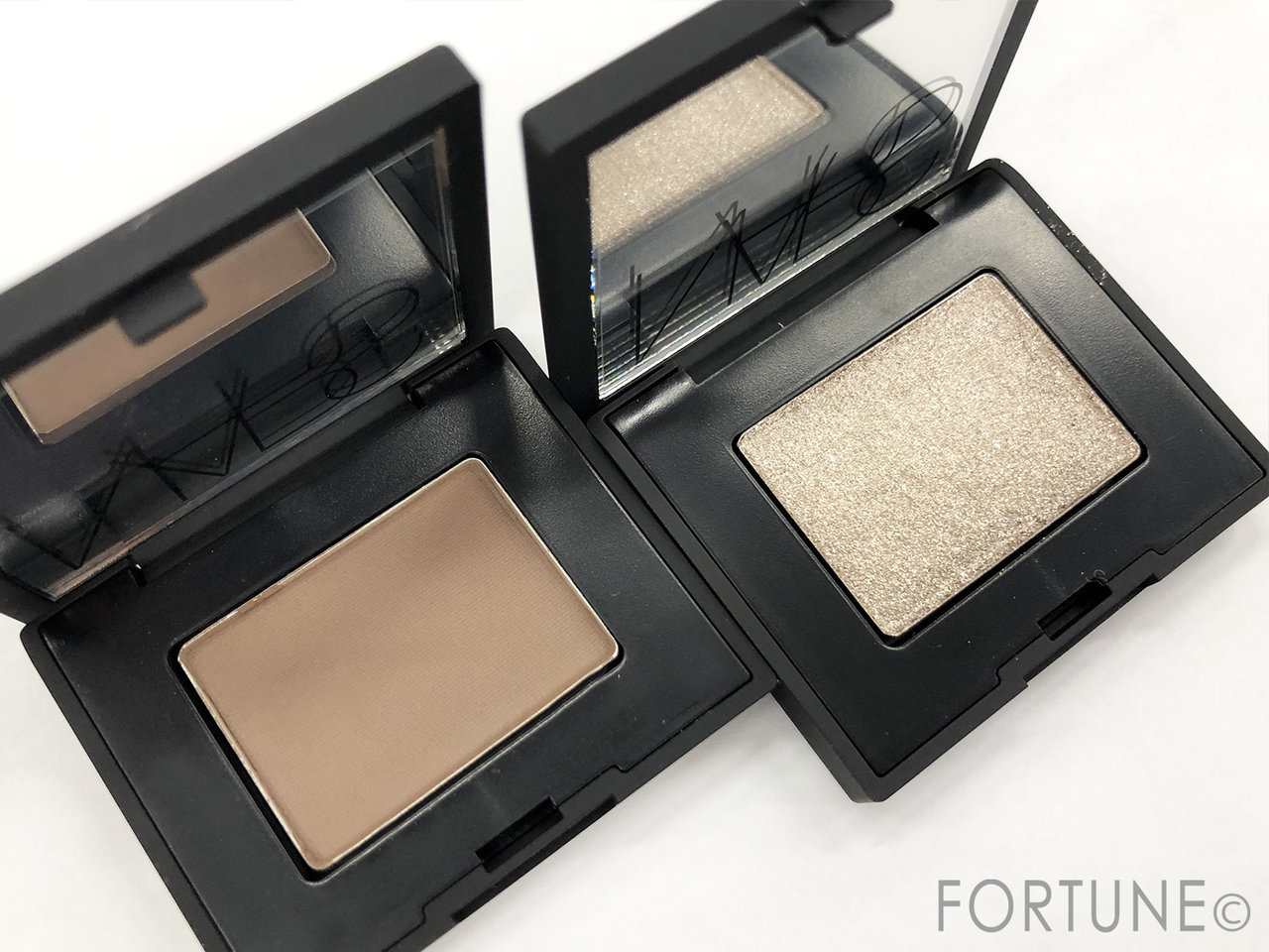 NARS　2018新作　アイシャドー　シングルアイシャドー」と「ハードワイヤードアイシャドー」