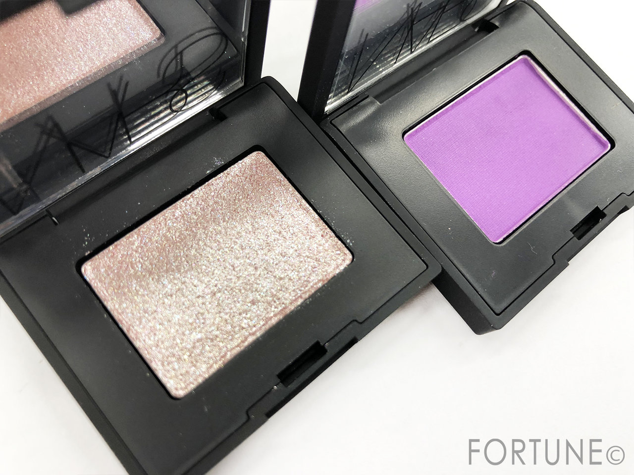 NARS　2018新作　アイシャドー　シングルアイシャドー」と「ハードワイヤードアイシャドー」
