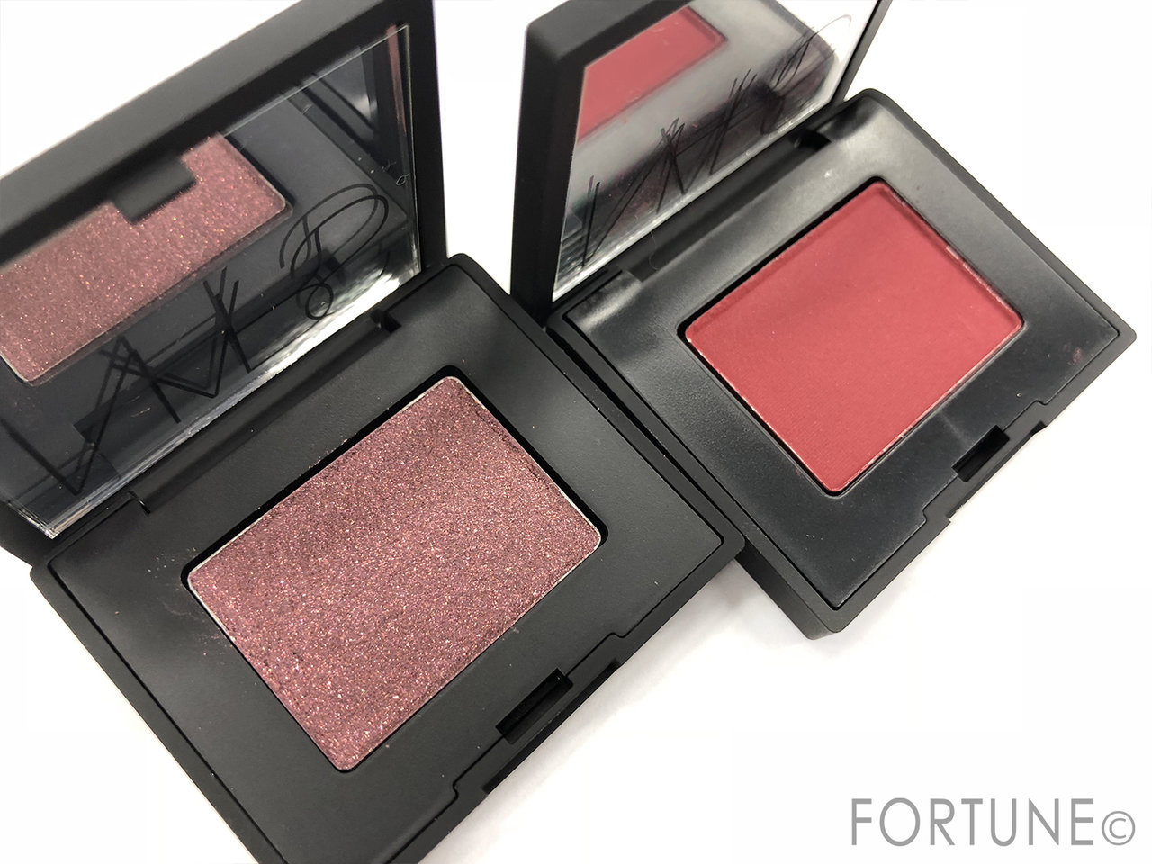 NARS　2018新作　アイシャドー　シングルアイシャドー」と「ハードワイヤードアイシャドー」