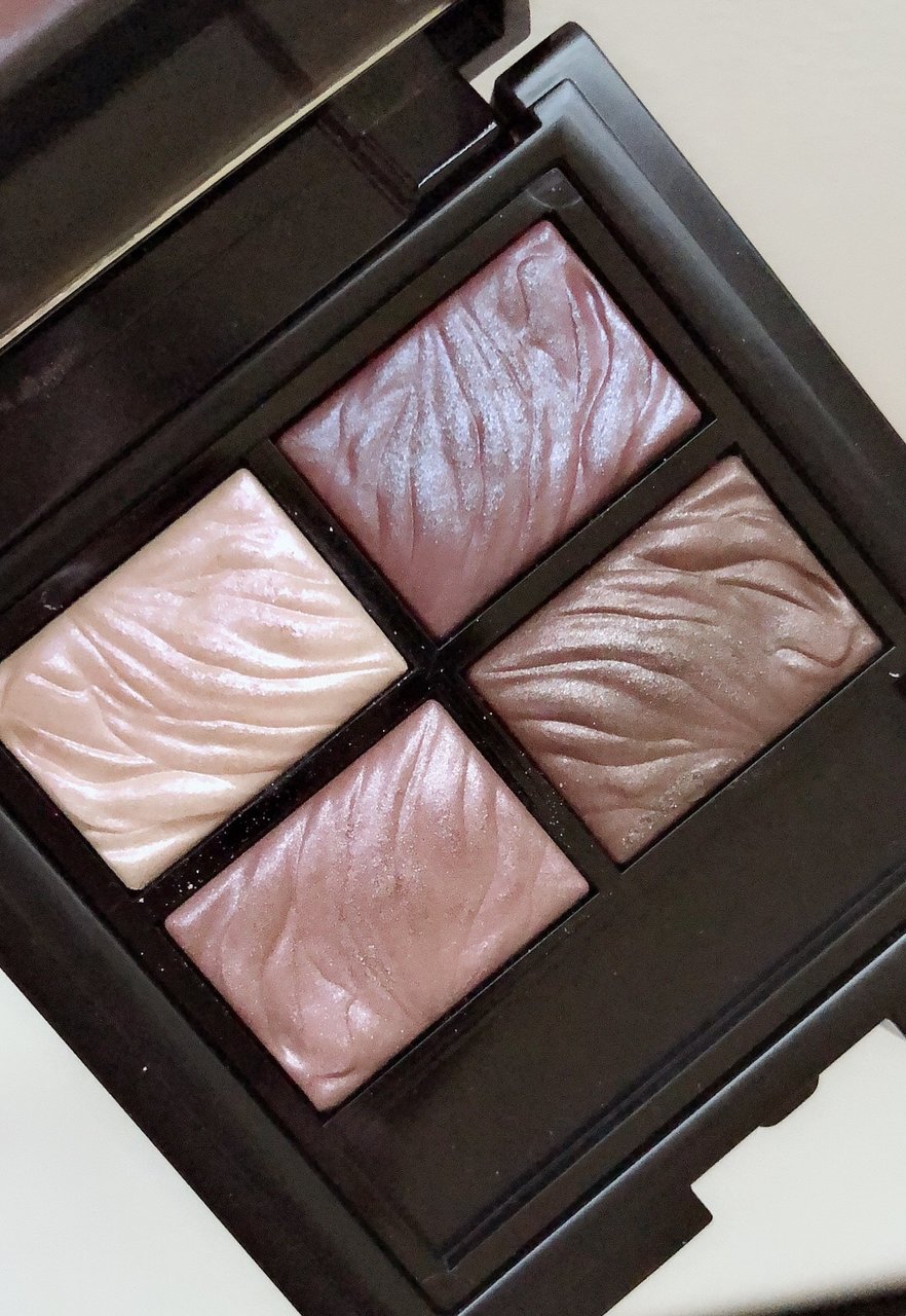 自撮り　フラロッソ　インテンソアイシャドウ