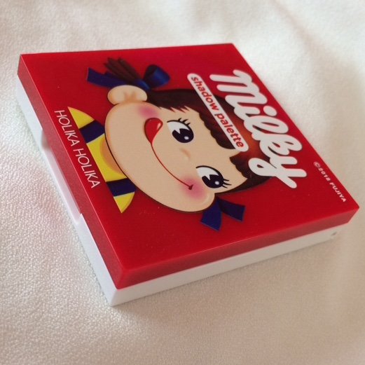 韓国コスメ　《HOLIKA HOLIKA(ホリカホリカ)》アイシャドウ　ミルキーのパッケージ