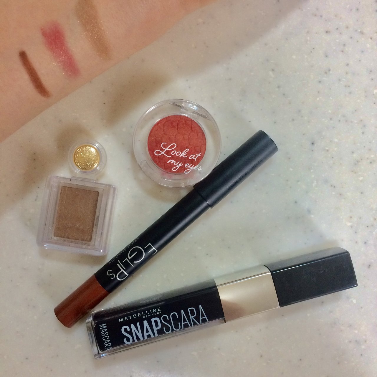 アイメイク　秋メイク　赤メイク