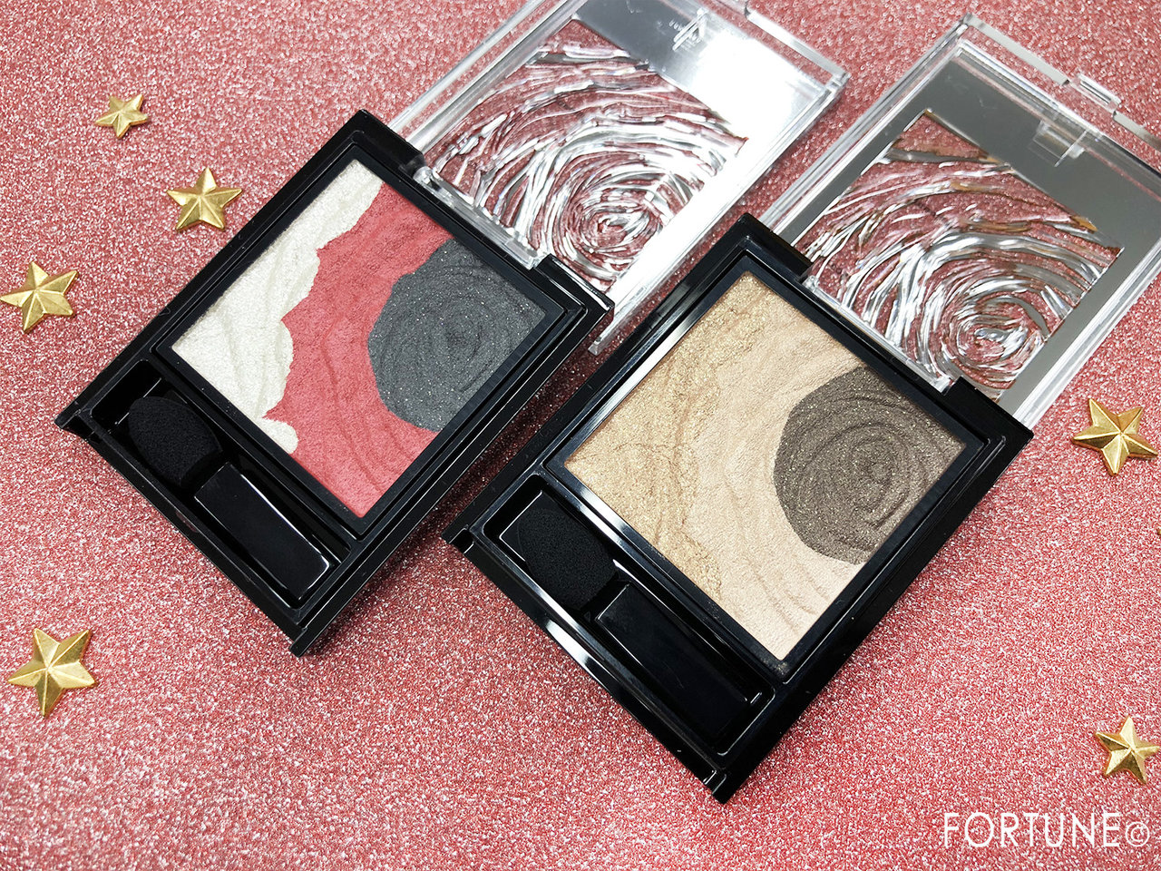 KATE（ケイト）　2018クリスマス「ダークローズアイシャドウ」限定色　大粒のラメがキラキラ