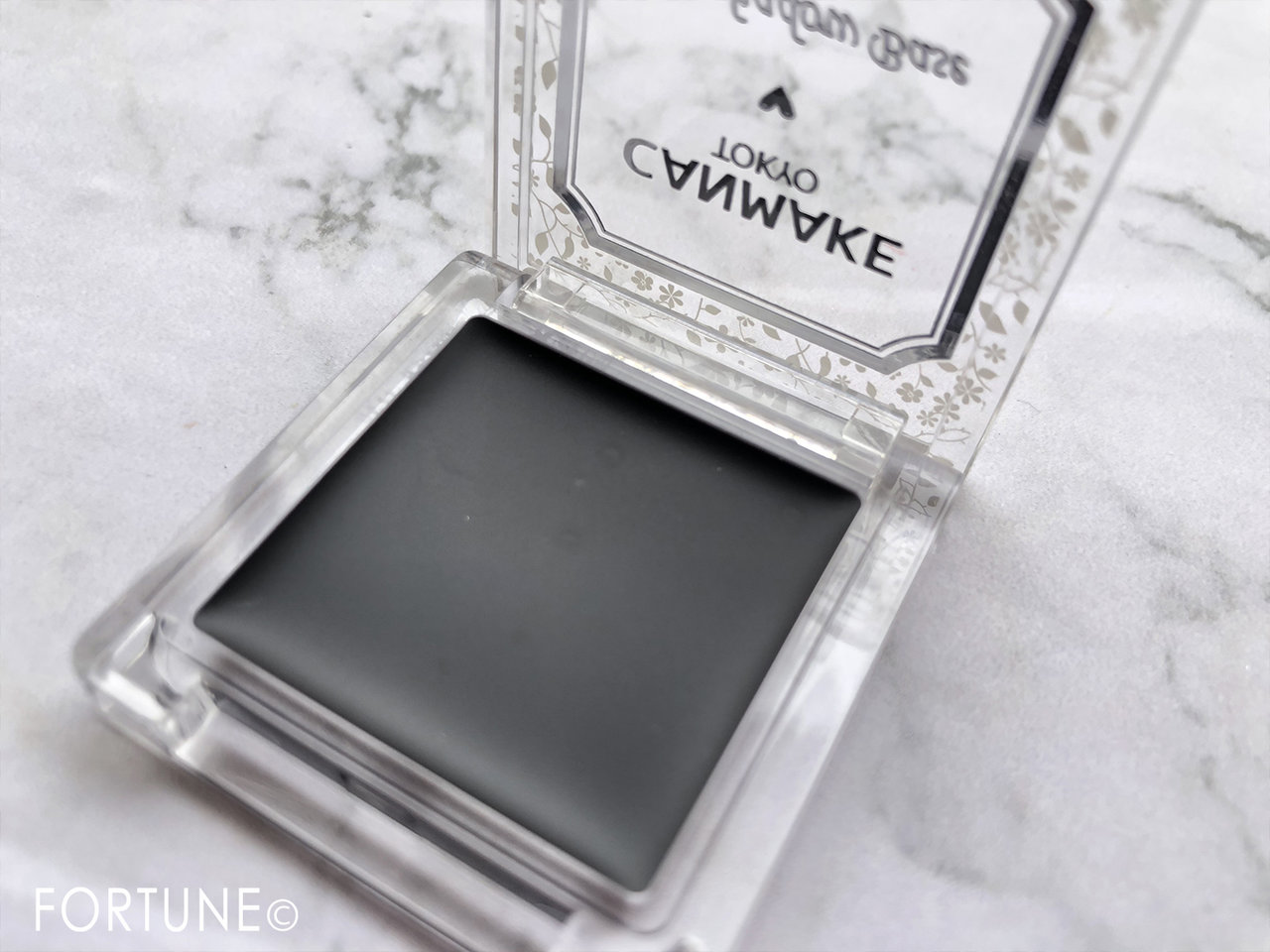 《キャンメイク新作》アイシャドウベース　2018秋冬　新色ブラックヴェール