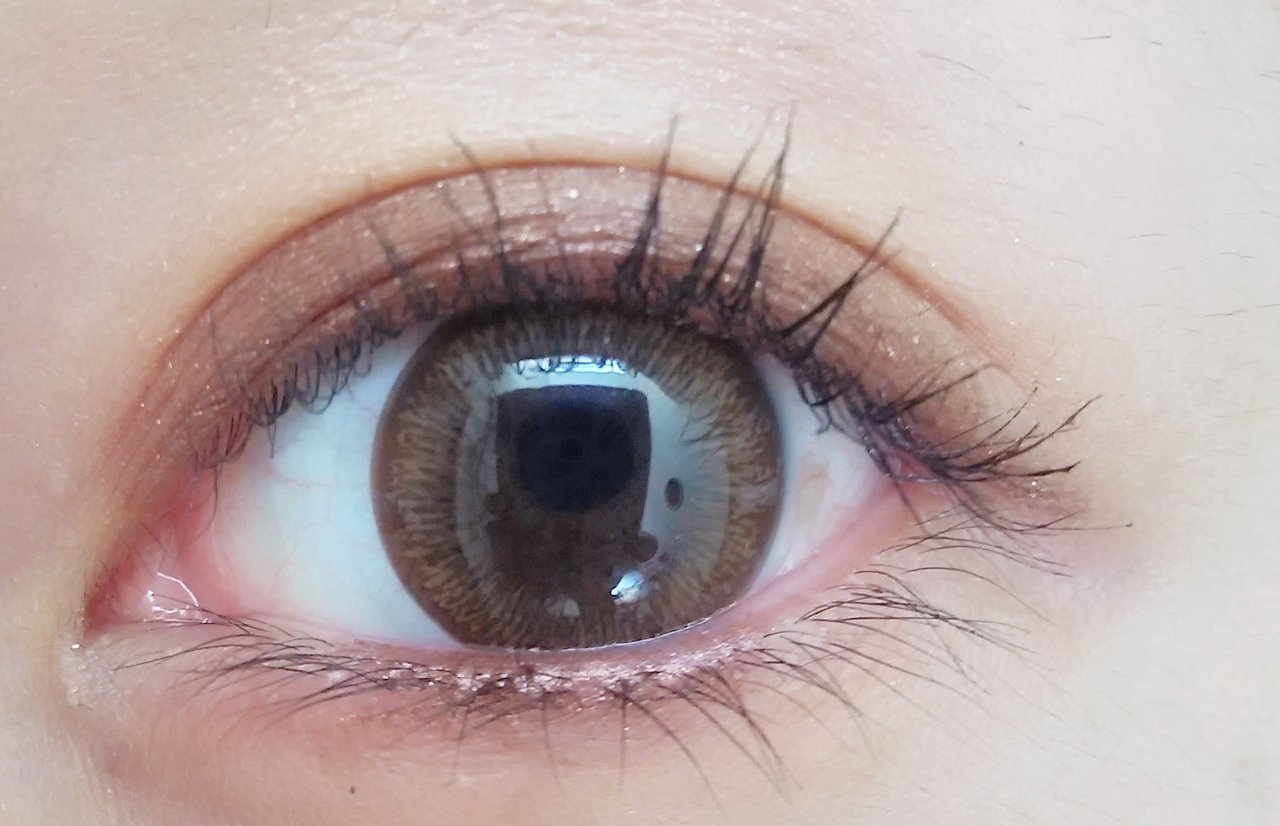 カラーアイライナーブラウンメイク