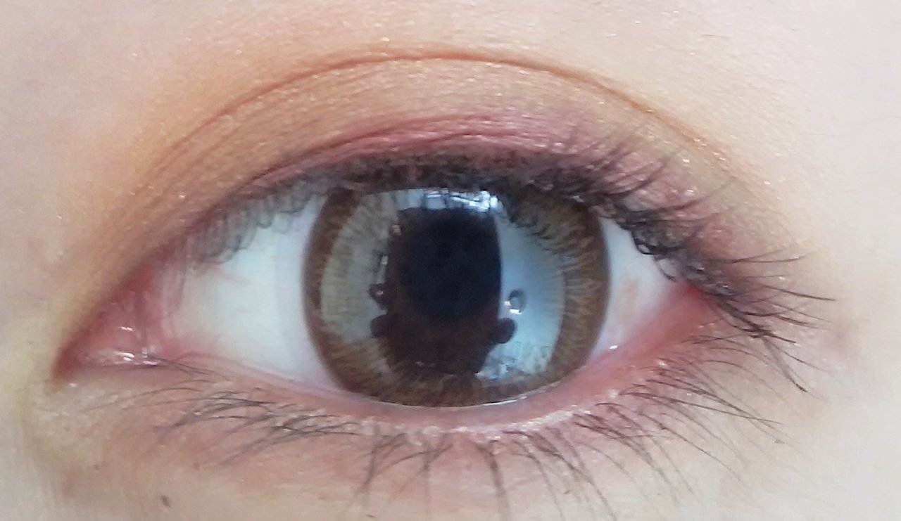 カラーアイライナー　バーガンディーメイク