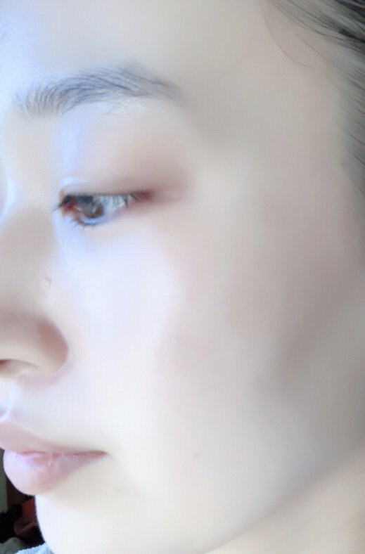 スキンケア後　保湿　潤い