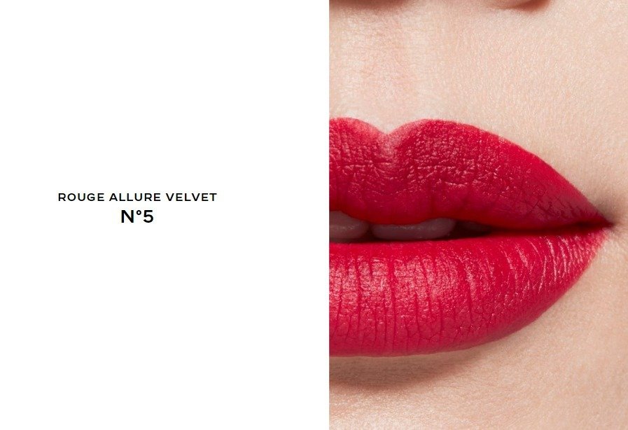 シャネル　ルージュアリュール ヴェルヴェット No.5　2018冬　クリスマスコフレ　ホリデー限定色　レッド　リップスティック