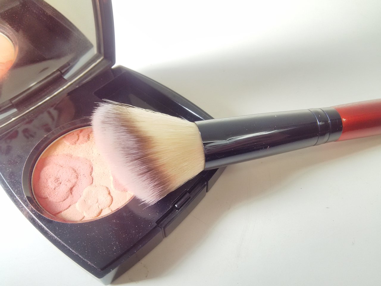 斜めチークブラシ